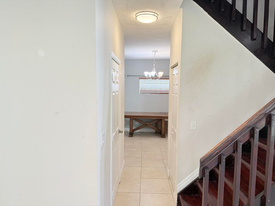 合同活跃: $515,000 (3 贝兹, 2 浴室, 1639 平方英尺)