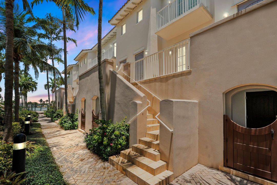 For Sale: $764,900 (3 beds, 3 baths, 1517 Square Feet)