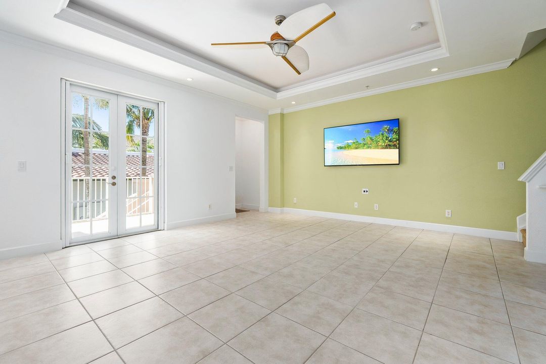 For Sale: $764,900 (3 beds, 3 baths, 1517 Square Feet)