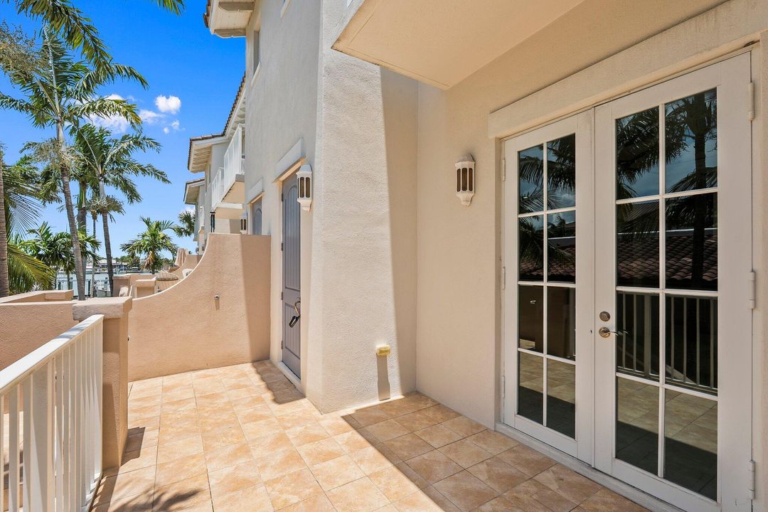 For Sale: $764,900 (3 beds, 3 baths, 1517 Square Feet)