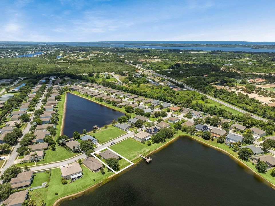 Activo con contrato: $375,000 (4 camas, 2 baños, 1863 Pies cuadrados)