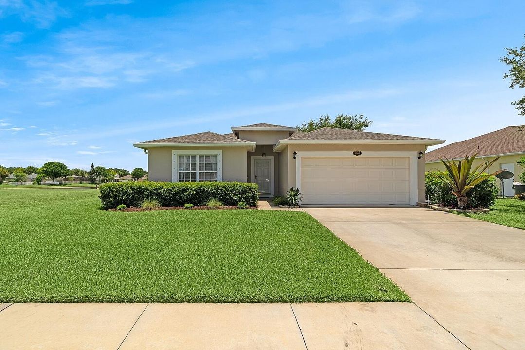 Activo con contrato: $375,000 (4 camas, 2 baños, 1863 Pies cuadrados)