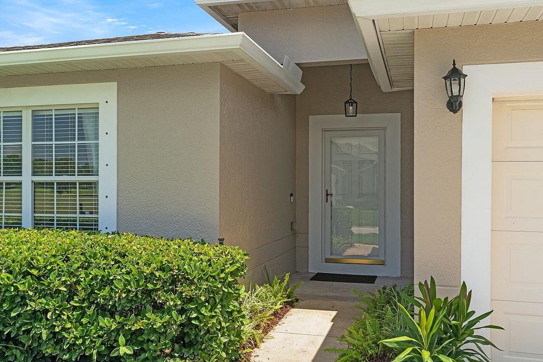 Activo con contrato: $375,000 (4 camas, 2 baños, 1863 Pies cuadrados)