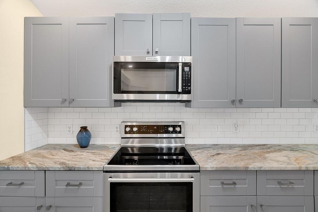 Activo con contrato: $375,000 (4 camas, 2 baños, 1863 Pies cuadrados)