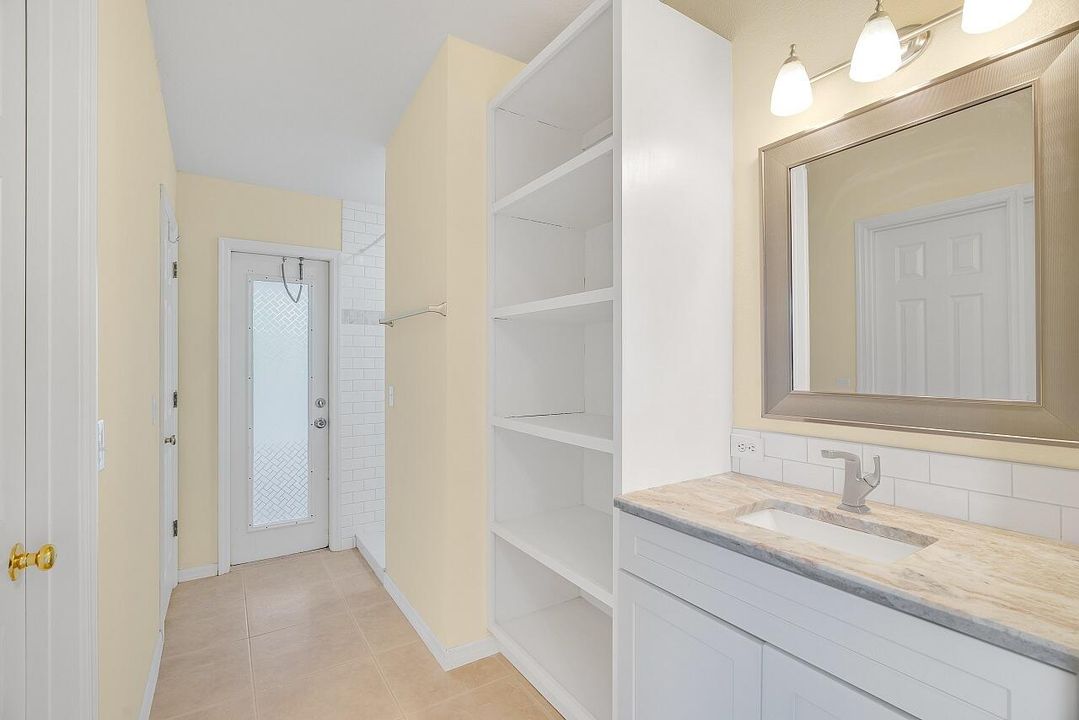 Activo con contrato: $375,000 (4 camas, 2 baños, 1863 Pies cuadrados)