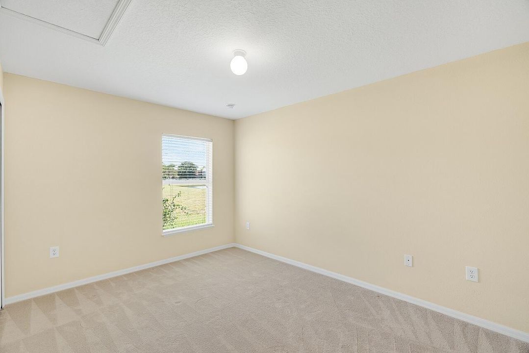 Activo con contrato: $375,000 (4 camas, 2 baños, 1863 Pies cuadrados)