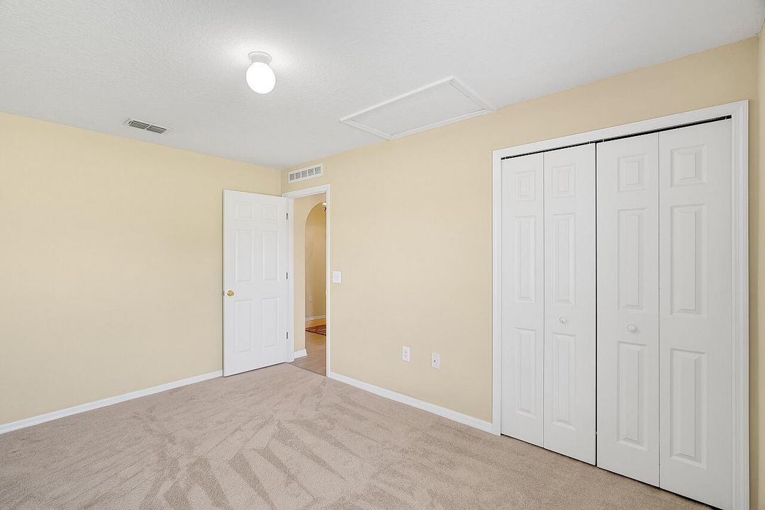 Activo con contrato: $375,000 (4 camas, 2 baños, 1863 Pies cuadrados)