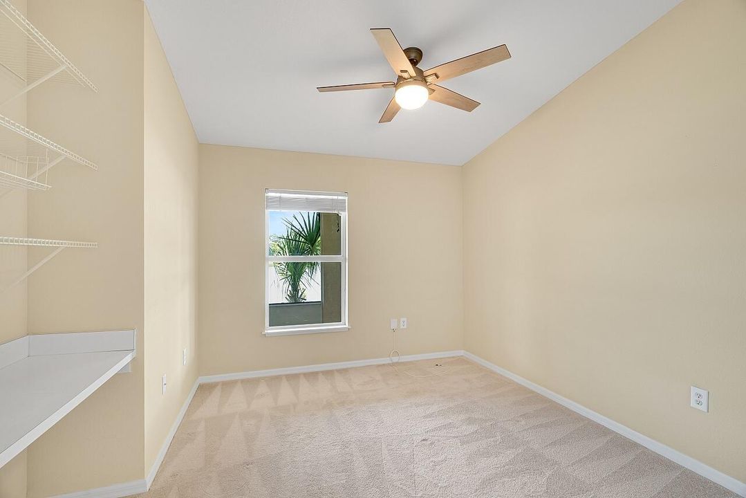 Activo con contrato: $375,000 (4 camas, 2 baños, 1863 Pies cuadrados)