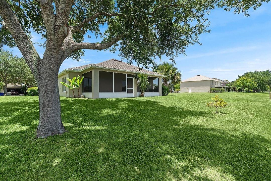 Activo con contrato: $375,000 (4 camas, 2 baños, 1863 Pies cuadrados)