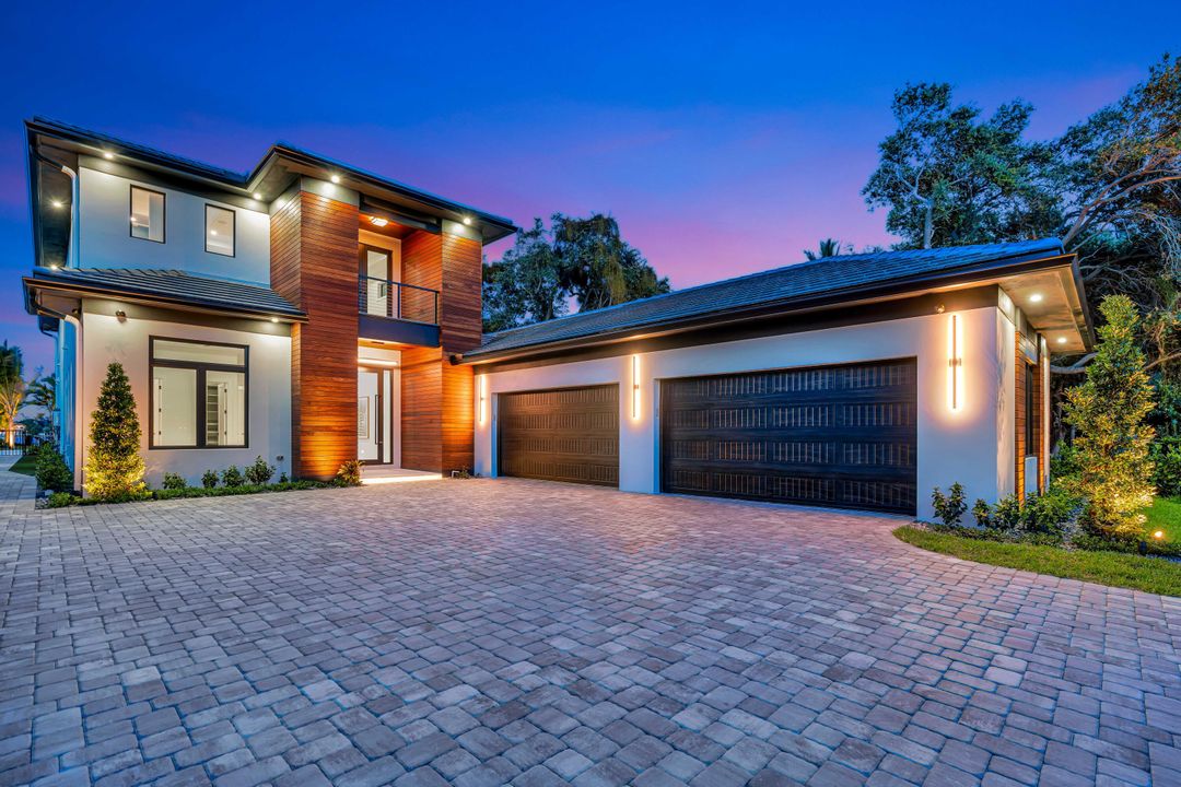 For Sale: $8,999,999 (7 beds, 8 baths, 8475 Square Feet)