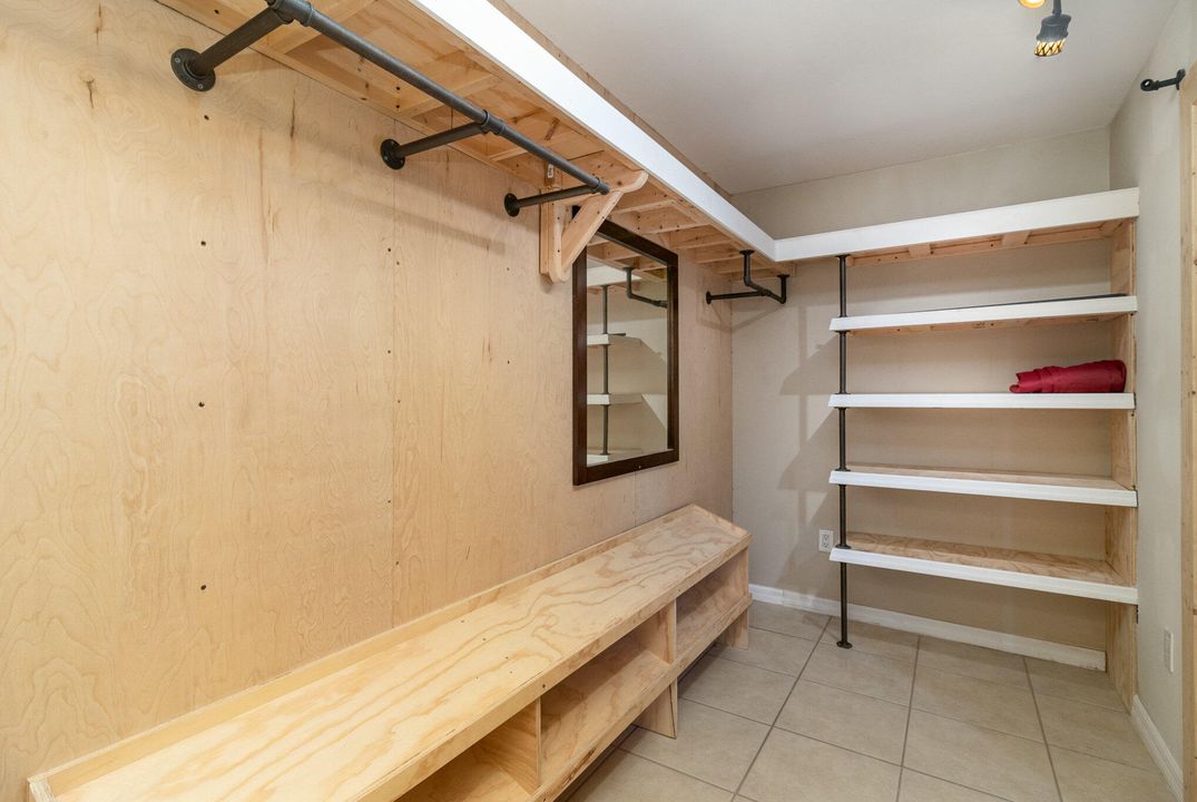 Active With Contract: $350,000 (4 beds, 3 baths, 2184 Square Feet)