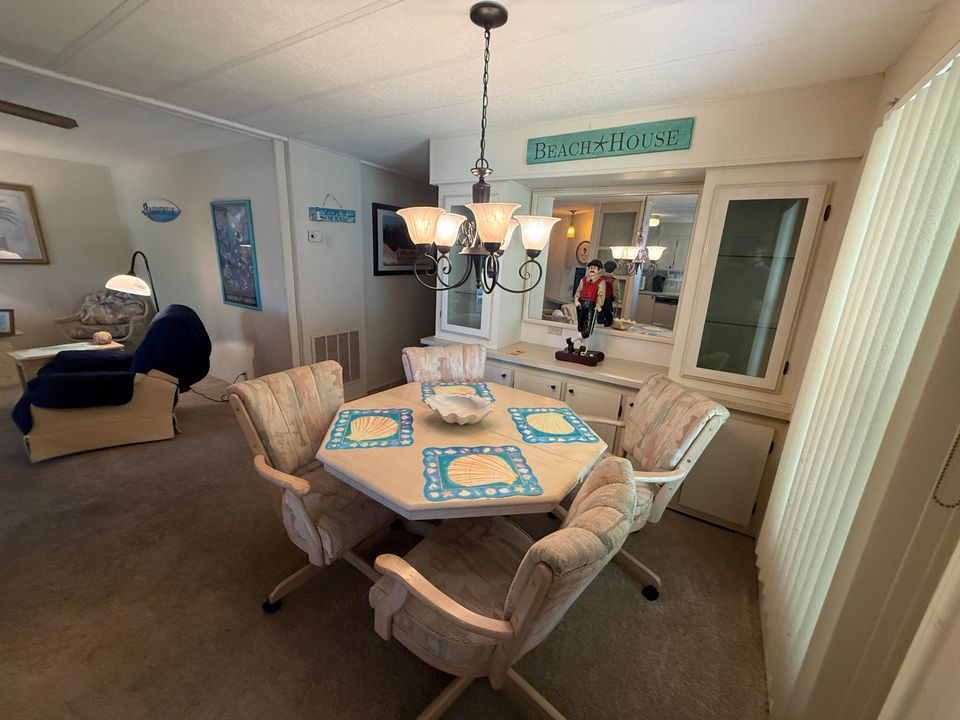 For Sale: $179,000 (2 beds, 2 baths, 960 Square Feet)