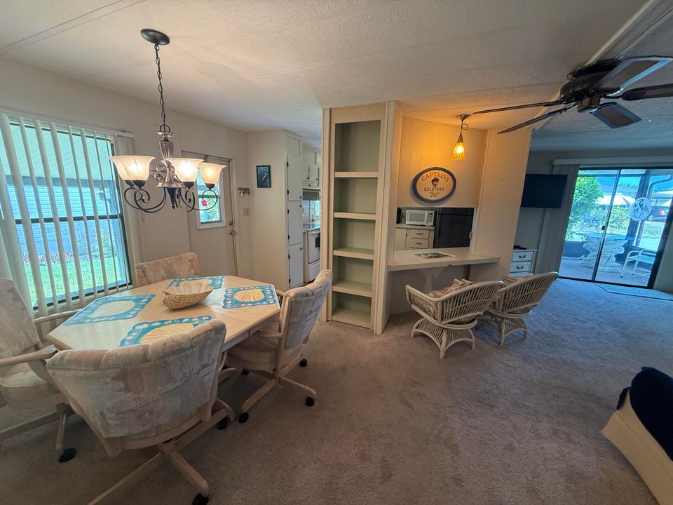 For Sale: $179,000 (2 beds, 2 baths, 960 Square Feet)