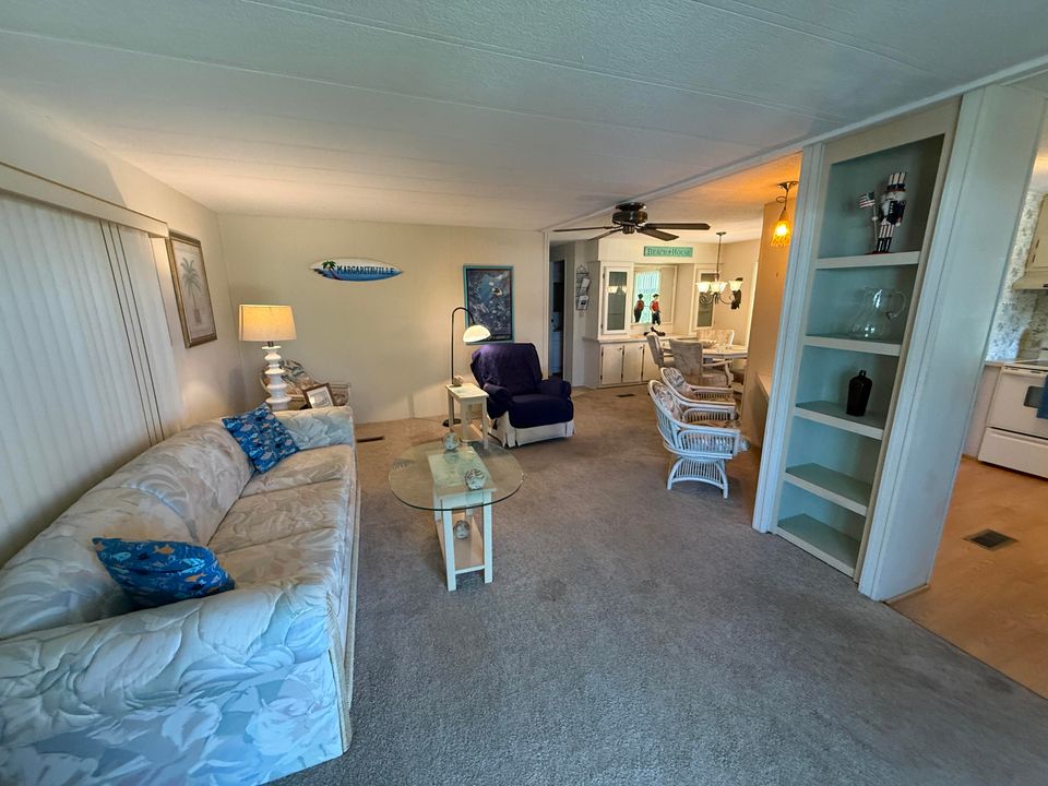 For Sale: $179,000 (2 beds, 2 baths, 960 Square Feet)