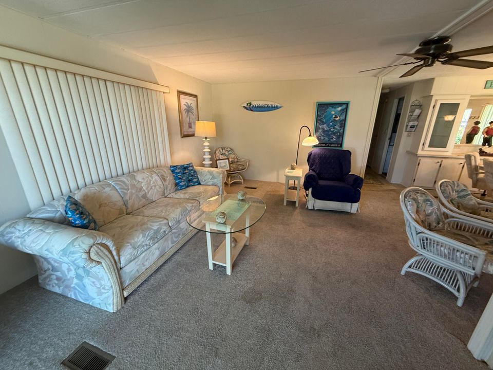 For Sale: $179,000 (2 beds, 2 baths, 960 Square Feet)