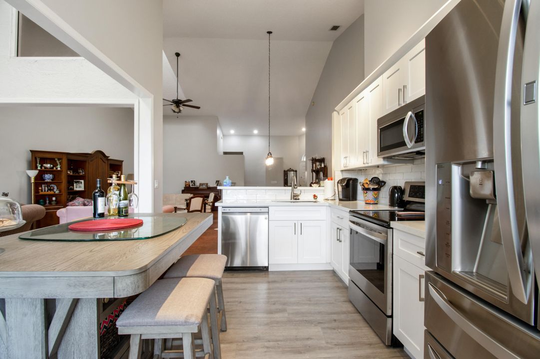 Под контрактом: $4,350 (3 спален, 2 ванн, 1615 Квадратных фут)