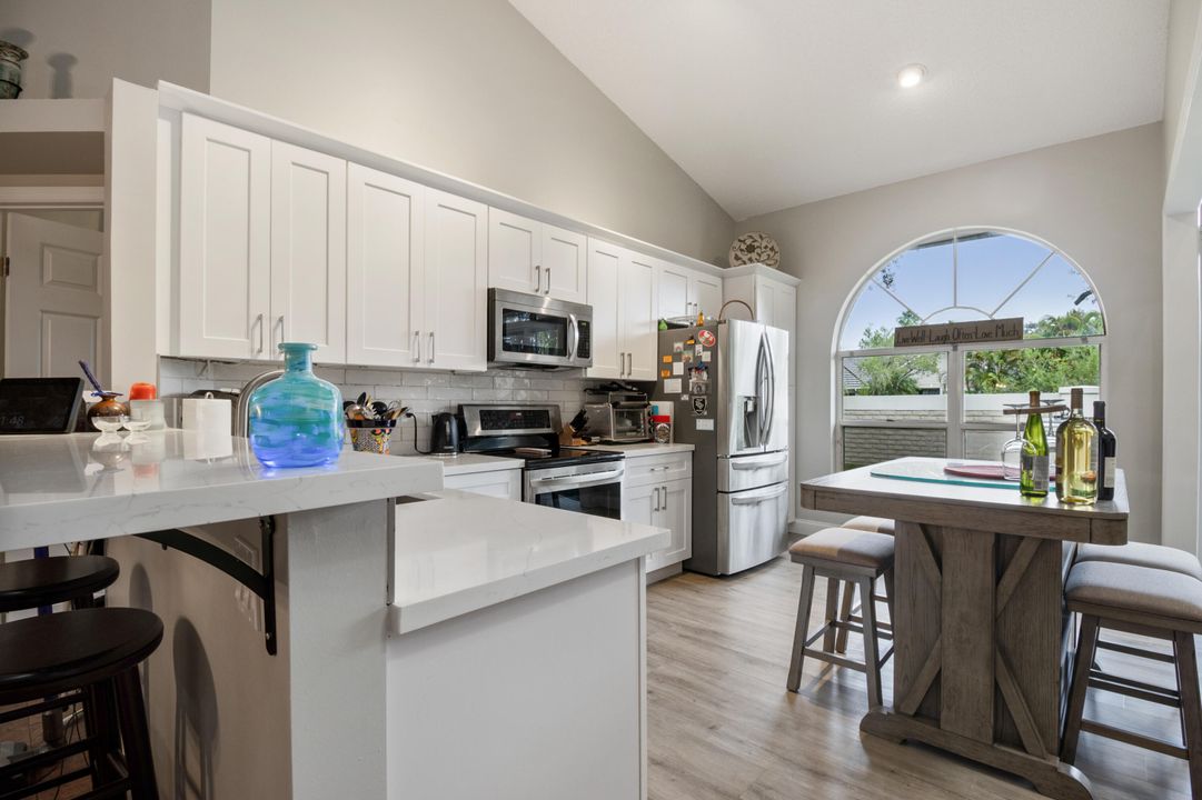 Под контрактом: $4,350 (3 спален, 2 ванн, 1615 Квадратных фут)