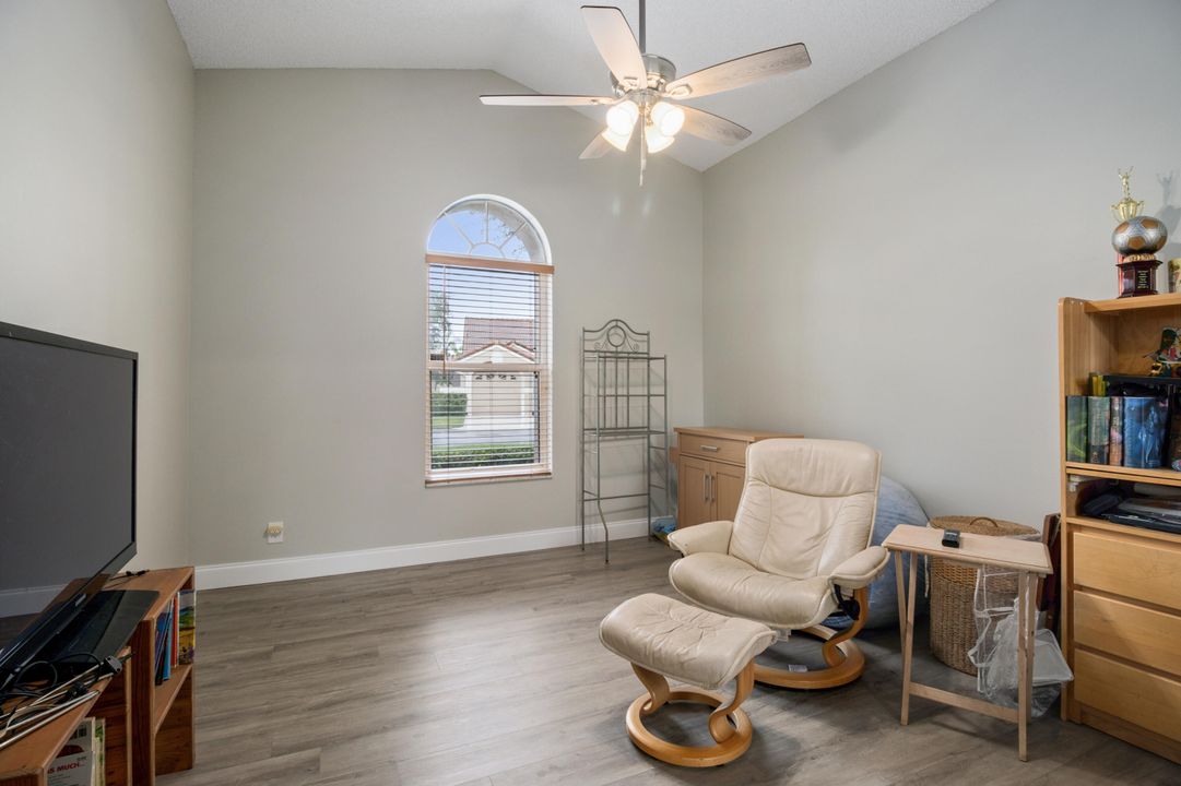 Под контрактом: $4,350 (3 спален, 2 ванн, 1615 Квадратных фут)