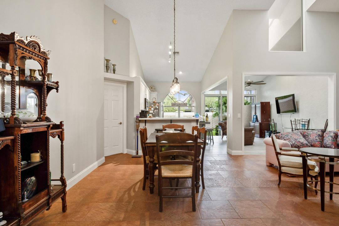 Под контрактом: $4,350 (3 спален, 2 ванн, 1615 Квадратных фут)