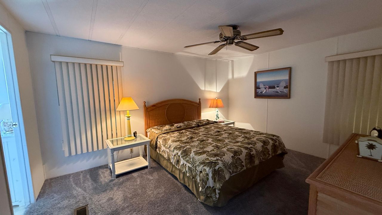 For Sale: $179,000 (2 beds, 2 baths, 960 Square Feet)