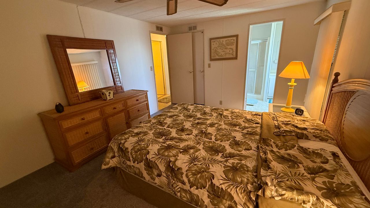 For Sale: $179,000 (2 beds, 2 baths, 960 Square Feet)