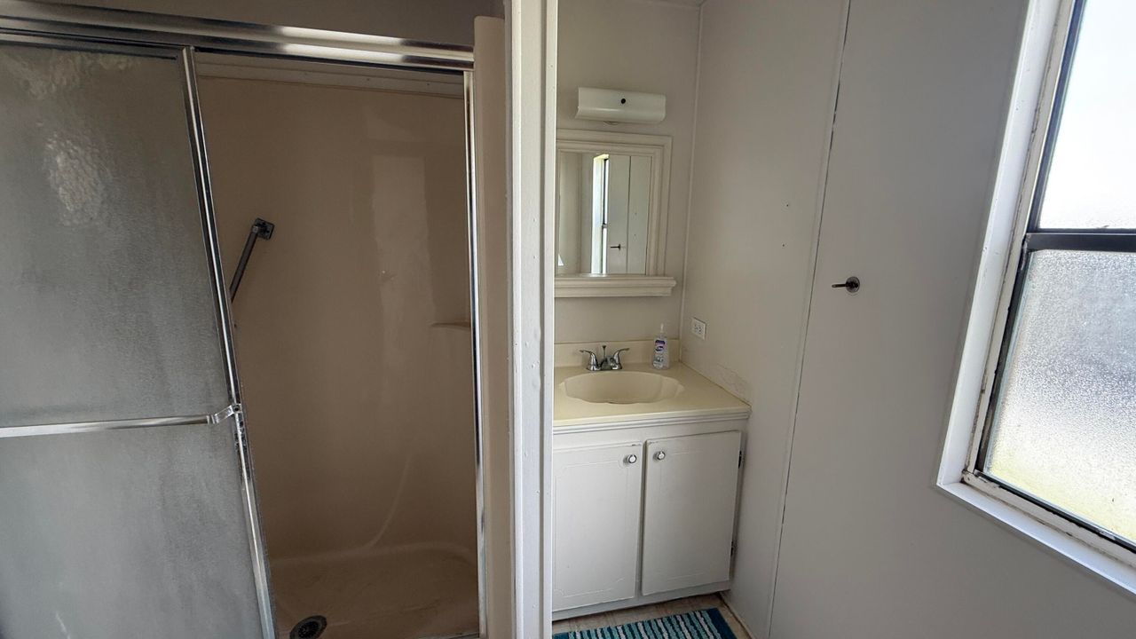 For Sale: $179,000 (2 beds, 2 baths, 960 Square Feet)