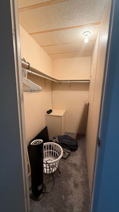 For Sale: $179,000 (2 beds, 2 baths, 960 Square Feet)