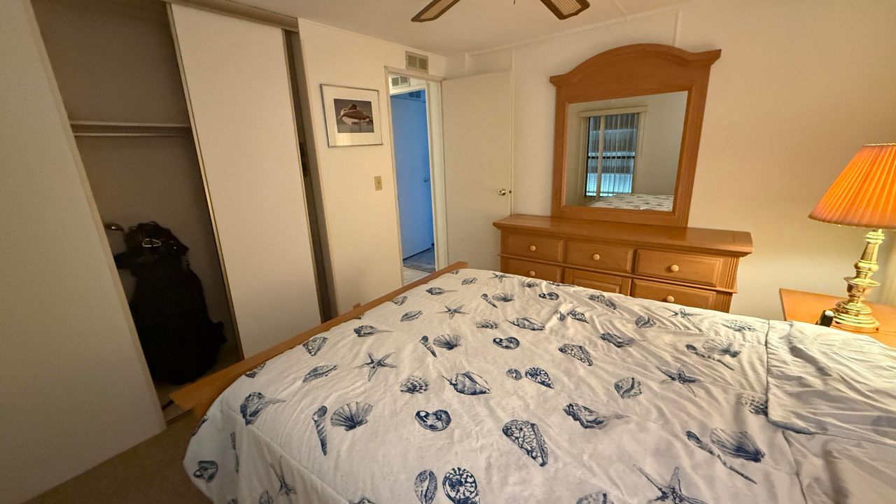 For Sale: $179,000 (2 beds, 2 baths, 960 Square Feet)