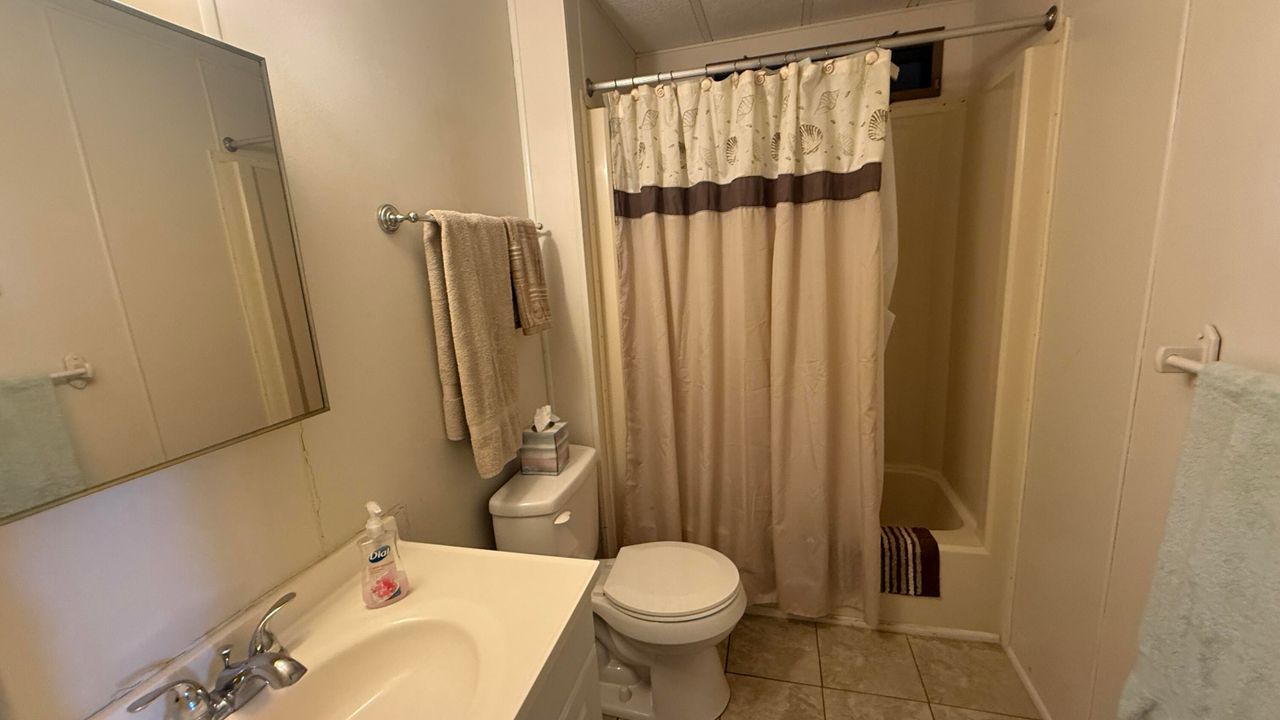For Sale: $179,000 (2 beds, 2 baths, 960 Square Feet)