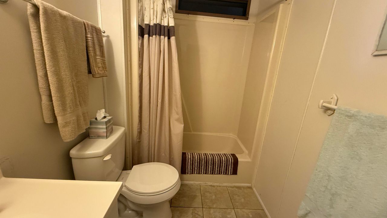 For Sale: $179,000 (2 beds, 2 baths, 960 Square Feet)