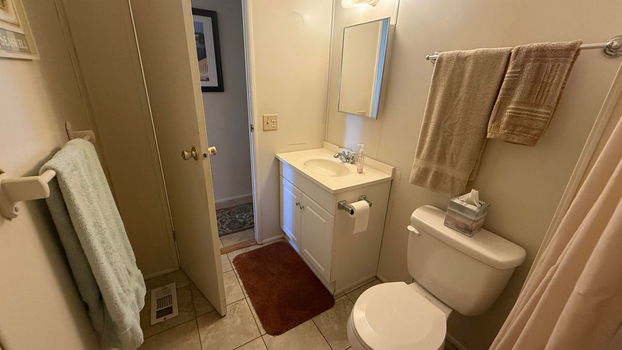 For Sale: $179,000 (2 beds, 2 baths, 960 Square Feet)