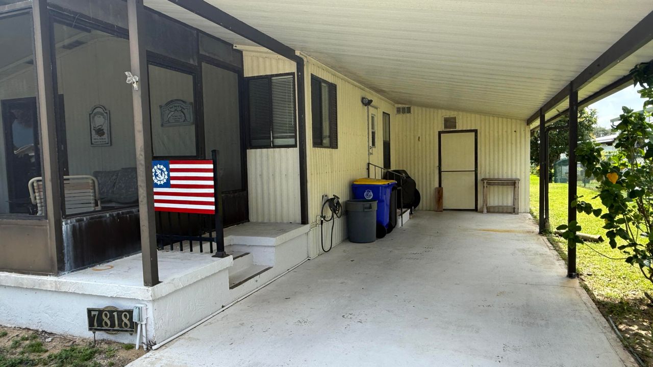 For Sale: $179,000 (2 beds, 2 baths, 960 Square Feet)