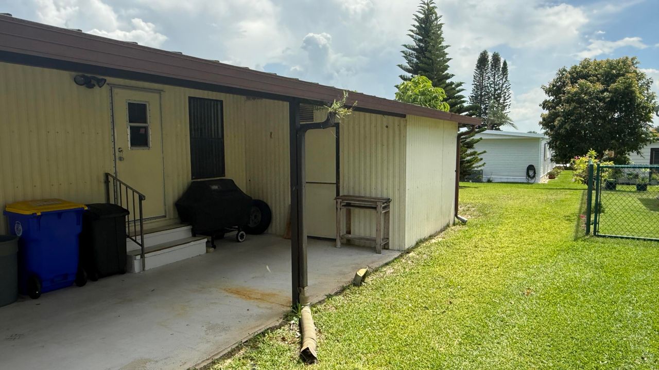 For Sale: $179,000 (2 beds, 2 baths, 960 Square Feet)