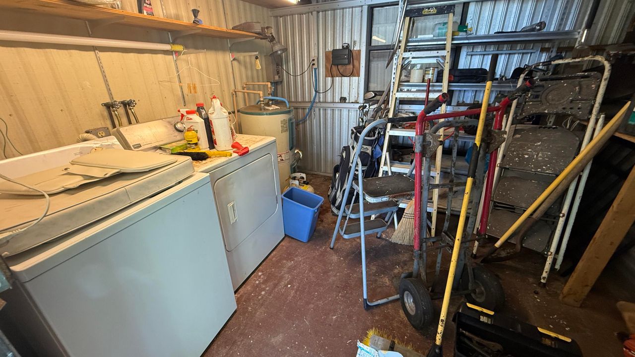 For Sale: $179,000 (2 beds, 2 baths, 960 Square Feet)