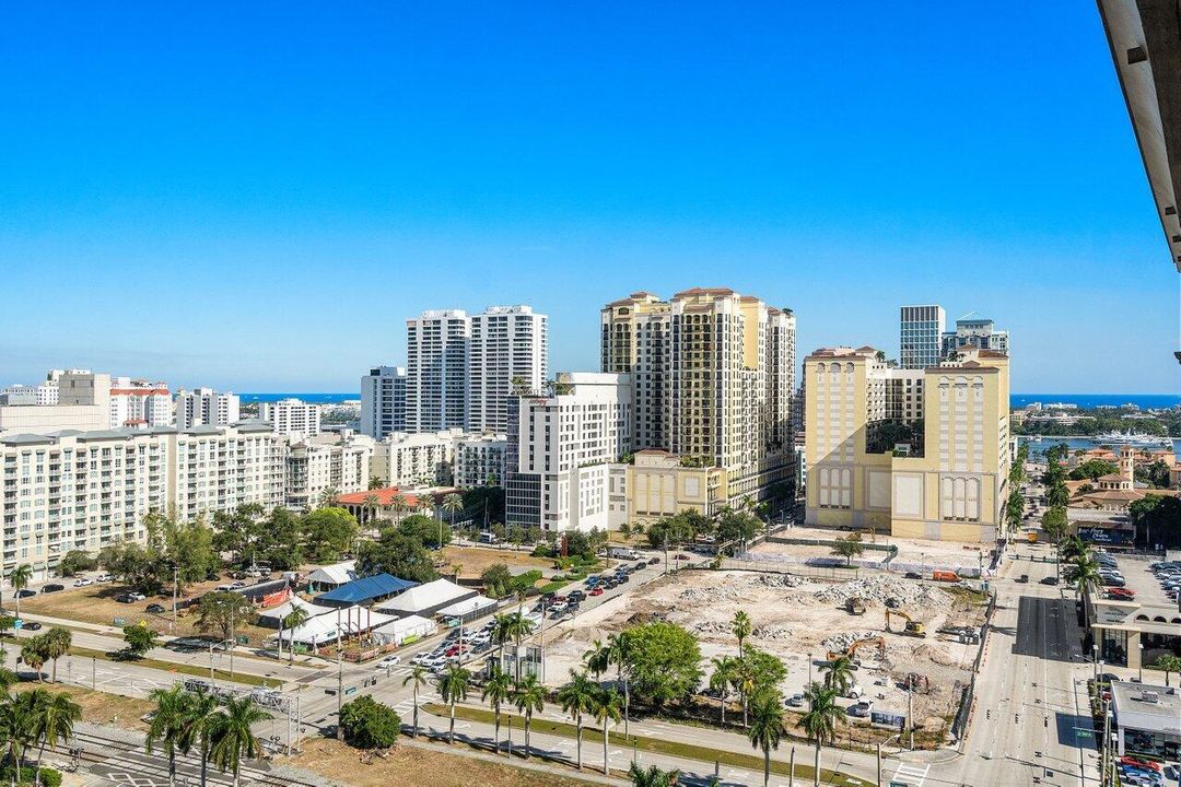 Activo con contrato: $745,000 (2 camas, 2 baños, 1226 Pies cuadrados)