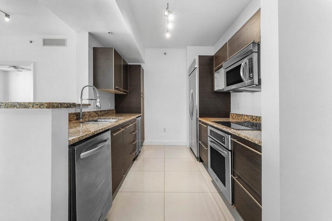 Activo con contrato: $745,000 (2 camas, 2 baños, 1226 Pies cuadrados)