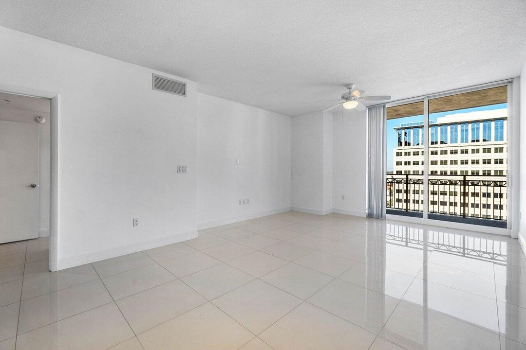 Activo con contrato: $745,000 (2 camas, 2 baños, 1226 Pies cuadrados)