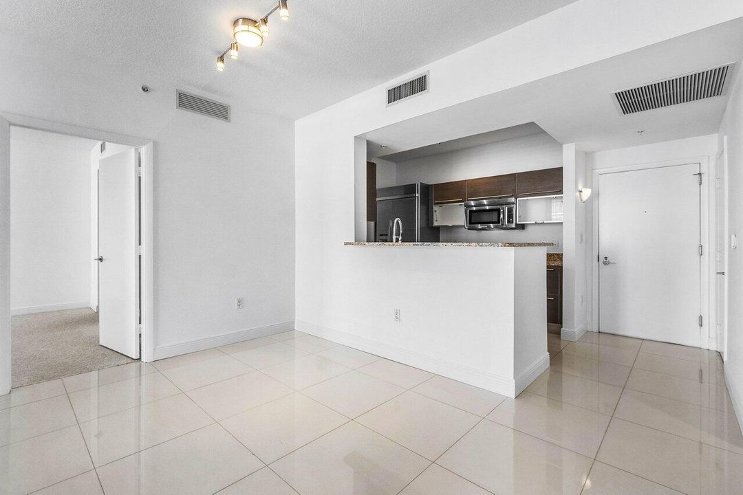 Activo con contrato: $745,000 (2 camas, 2 baños, 1226 Pies cuadrados)