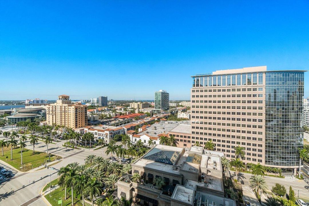 Activo con contrato: $745,000 (2 camas, 2 baños, 1226 Pies cuadrados)