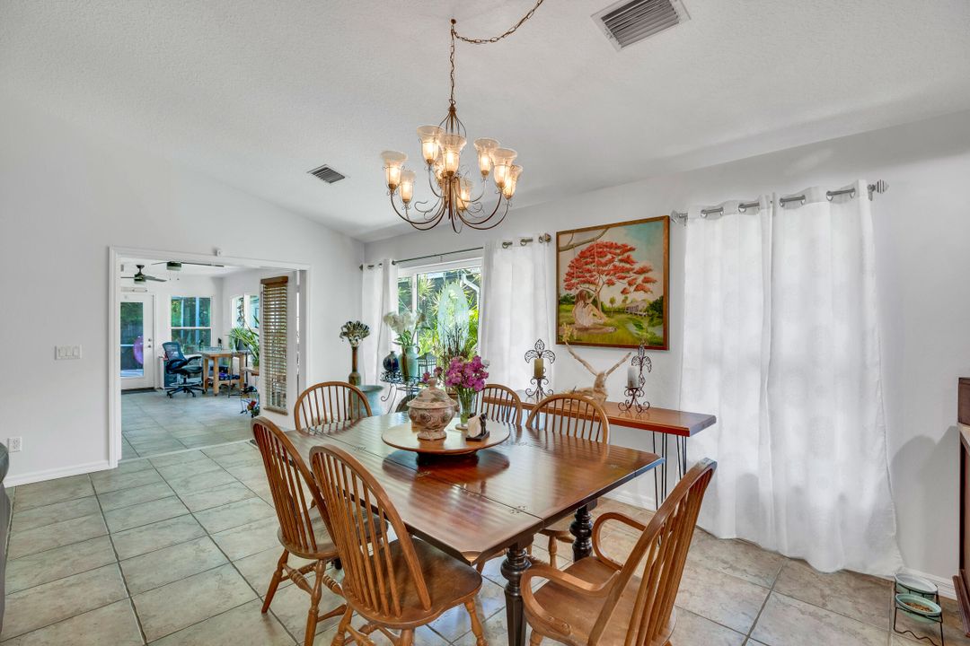 En Venta: $850,000 (3 camas, 2 baños, 2468 Pies cuadrados)