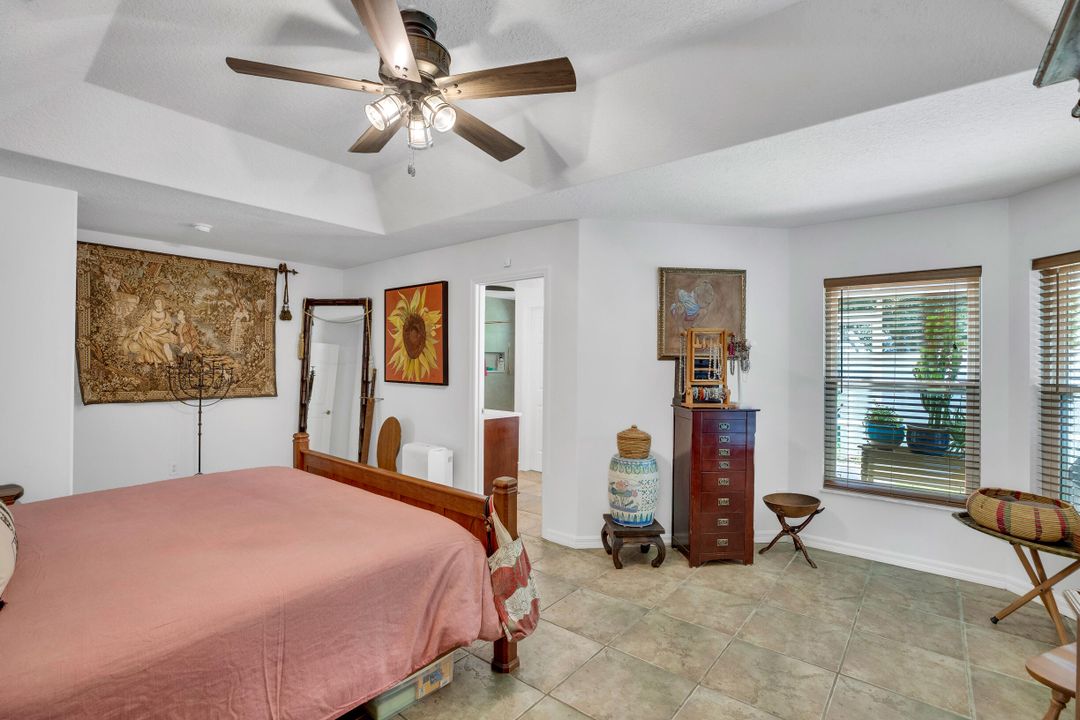 En Venta: $850,000 (3 camas, 2 baños, 2468 Pies cuadrados)