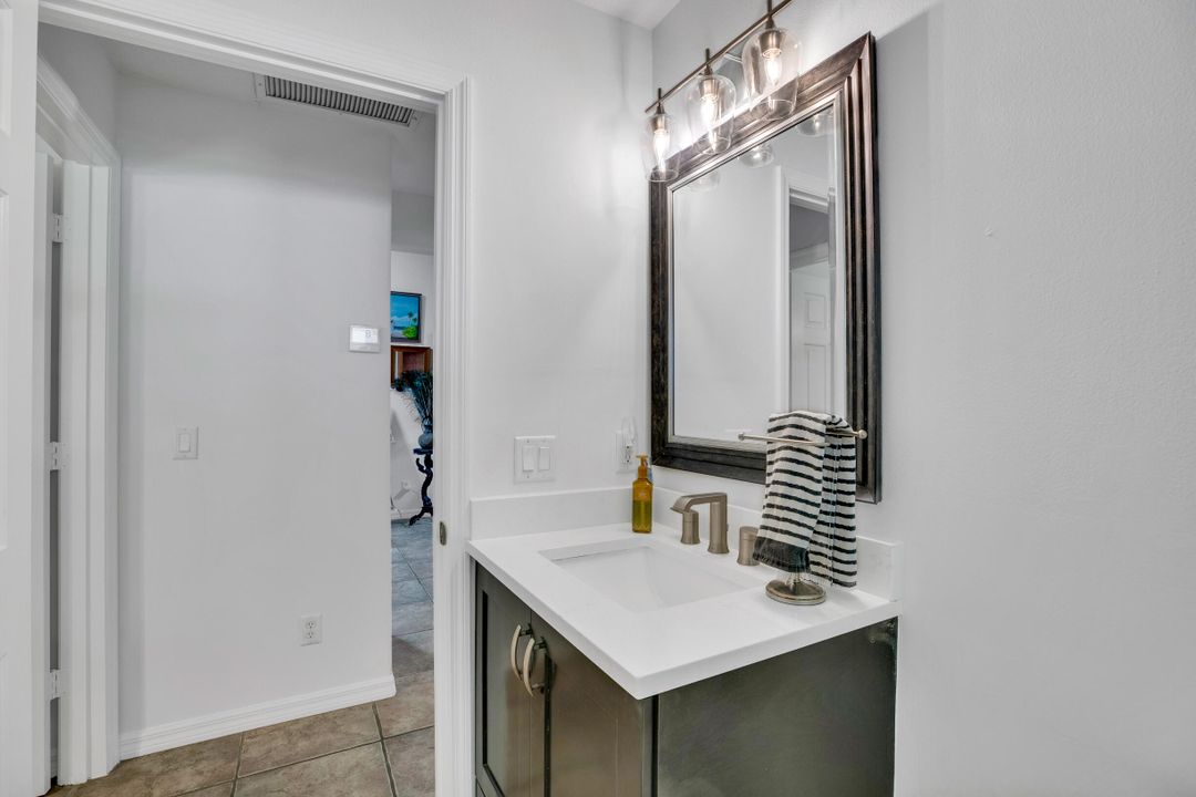 En Venta: $850,000 (3 camas, 2 baños, 2468 Pies cuadrados)