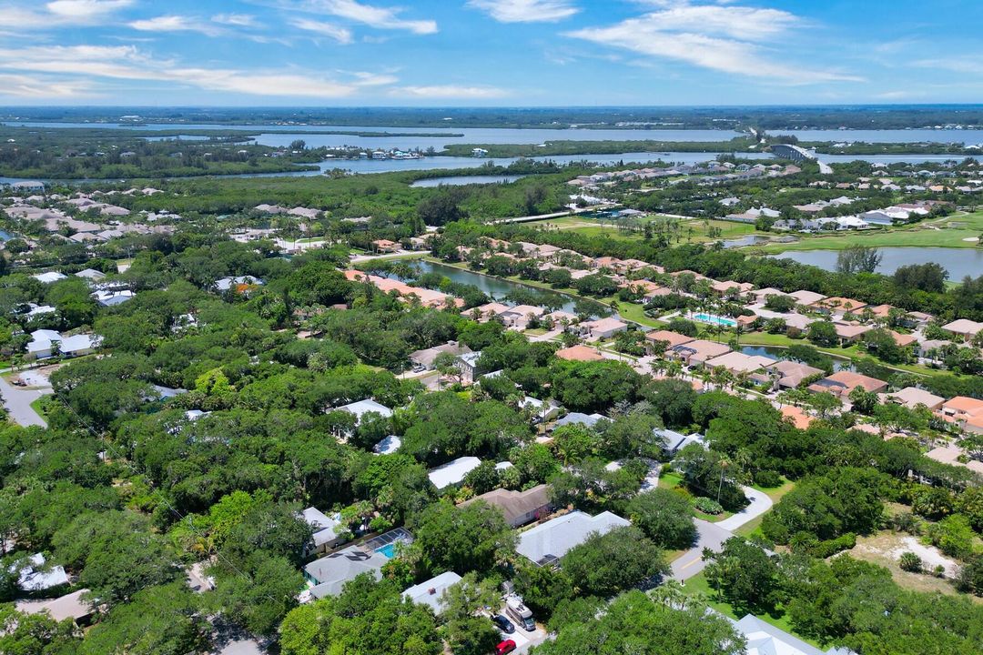 En Venta: $850,000 (3 camas, 2 baños, 2468 Pies cuadrados)