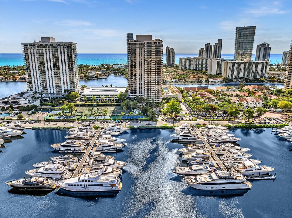 最近售出: $399,000 (1 贝兹, 1 浴室, 1077 平方英尺)