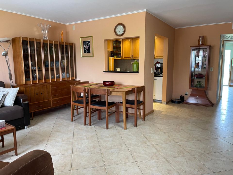 待售: $97,500 (1 贝兹, 1 浴室, 806 平方英尺)