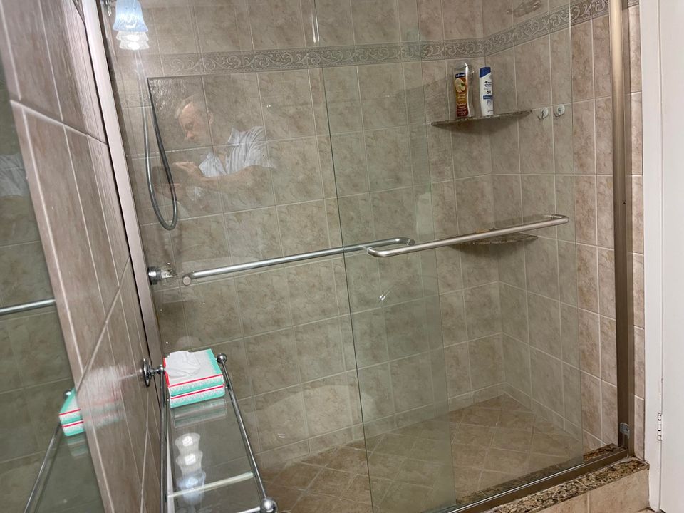 待售: $97,500 (1 贝兹, 1 浴室, 806 平方英尺)