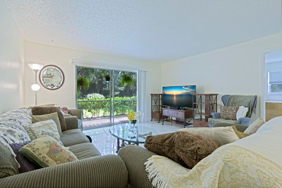 待售: $374,900 (2 贝兹, 2 浴室, 1000 平方英尺)