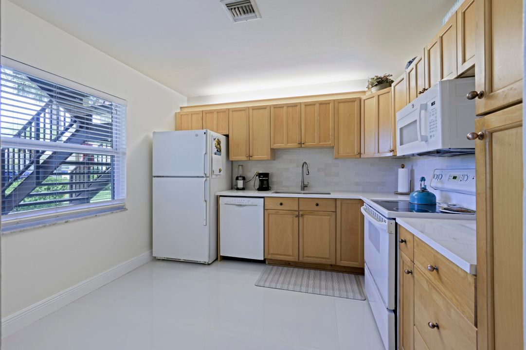 待售: $374,900 (2 贝兹, 2 浴室, 1000 平方英尺)