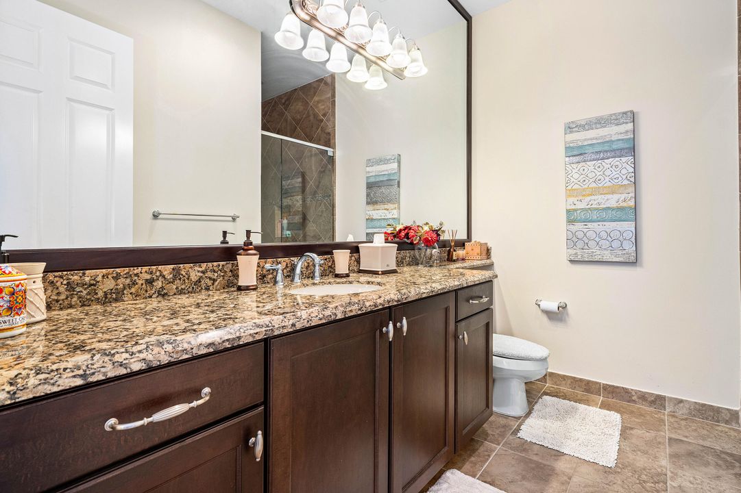 Под контрактом: $10,999 (4 спален, 4 ванн, 3926 Квадратных фут)