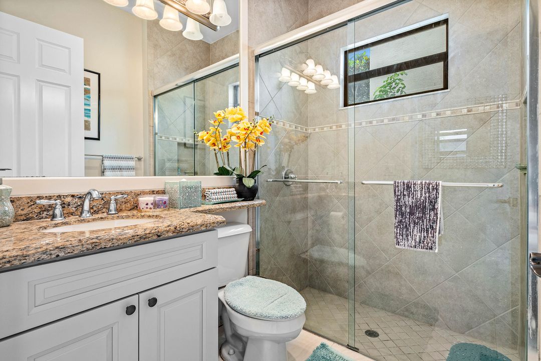 Под контрактом: $10,999 (4 спален, 4 ванн, 3926 Квадратных фут)